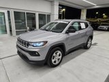 Used 2024 Jeep Compass Latitude image 2