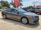 Used 2018 Toyota Camry LE image 3