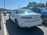 Used 2022 Volkswagen Passat 2.0T SE image 2