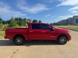 Used 2021 Nissan Titan SV w/ SV Convenience Package image 2