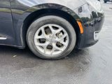 Used 2018 Chrysler Pacifica Limited w/ Advanced Safetytec Group image 2