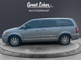 Used 2013 Chrysler Town & Country Touring image 2