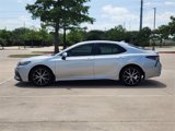 Used 2022 Toyota Camry SE image 4