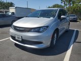Used 2023 Chrysler Voyager LX image 3