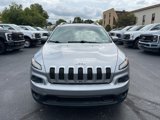 Used 2017 Jeep Cherokee Latitude image 2