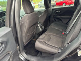 Used 2015 Jeep Cherokee Latitude w/ Comfort/Convenience Group image 6