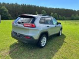 Used 2016 Jeep Cherokee Sport image 4