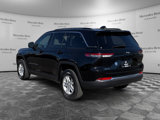 Used 2023 Jeep Grand Cherokee Laredo image 5