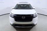 Used 2024 Nissan Pathfinder Platinum image 2