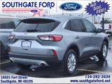 Used 2022 Ford Escape SE w/ Cold Weather Package image 2