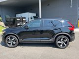 Used 2022 Volvo XC40 T5 R-Design image 3