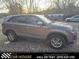 Used 2015 Kia Sorento LX image 4