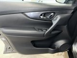 Used 2020 Nissan Rogue SV image 4