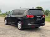 Used 2017 Chrysler Pacifica LX image 3