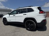 Used 2016 Jeep Cherokee Sport image 4