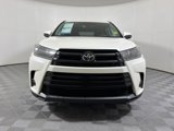 Used 2019 Toyota Highlander SE w/ Phone Cable & Charge Package image 3