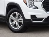 Used 2024 GMC Terrain SLE image 3