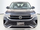 Used 2024 Volkswagen Taos SE image 2