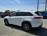 Used 2017 Toyota Highlander XLE image 3