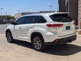 Used 2017 Toyota Highlander XLE image 3