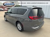Used 2022 Chrysler Pacifica Touring-L image 3