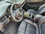 Certified 2024 Porsche Macan image 4
