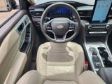 Used 2020 Ford Explorer Platinum w/ Premium Technology Package image 3