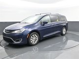 Used 2018 Chrysler Pacifica Touring-L image 2
