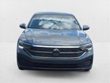 Used 2024 Volkswagen Jetta SE image 2