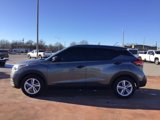 Used 2020 Nissan Kicks S image 2