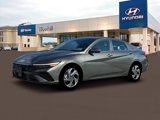 New 2025 Hyundai Elantra SEL image 2