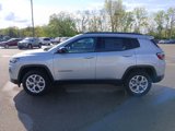 New 2025 Jeep Compass Latitude image 4
