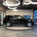 Used 2018 Jeep Grand Cherokee Laredo image 2