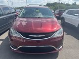 Used 2018 Chrysler Pacifica Touring-L image 2