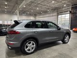 Used 2016 Porsche Cayenne image 3