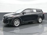 Used 2020 Kia Sorento LX w/ LX I4 Convenience Package image 2