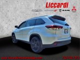 Used 2019 Toyota Highlander SE image 3