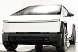 Used 2024 Tesla Cybertruck AWD Crew Cab image 4