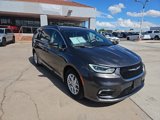 Used 2022 Chrysler Pacifica Touring-L image 5