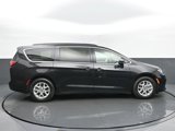 Used 2022 Chrysler Pacifica Touring-L image 6