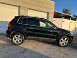 Used 2010 Volkswagen Tiguan S image 2
