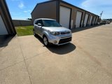 Used 2017 Kia Soul + image 4
