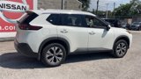 Used 2021 Nissan Rogue SV image 3