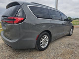 Used 2022 Chrysler Pacifica Touring-L image 4