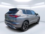 Used 2022 Mitsubishi Outlander SE image 3