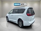 Used 2022 Chrysler Pacifica Limited image 3