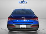 Used 2025 Hyundai Elantra SE image 4