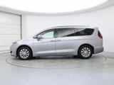 Used 2018 Chrysler Pacifica Touring-L image 2