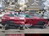 Used 2019 Jeep Cherokee Latitude Plus w/ Trailer Tow Group image 5