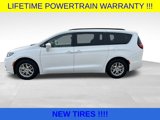 Used 2022 Chrysler Pacifica Touring-L image 3
